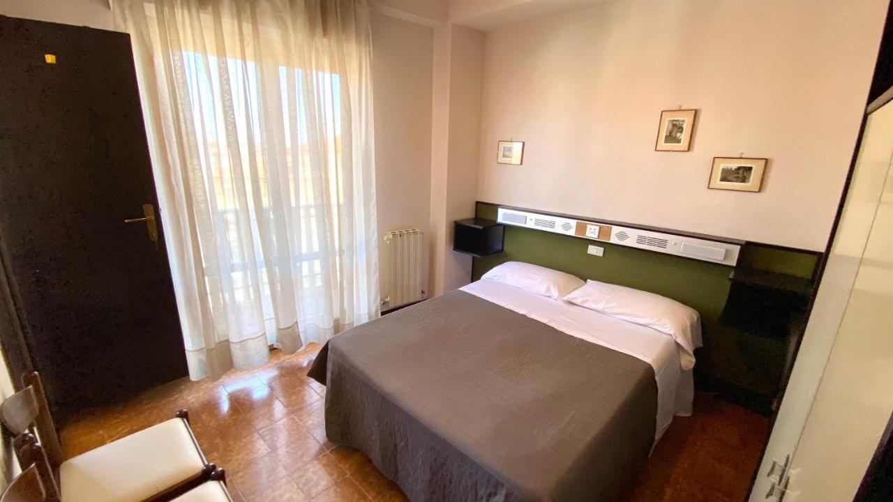 Umbria Green Central Rooms Кастильоне-дель-Лаго Экстерьер фото