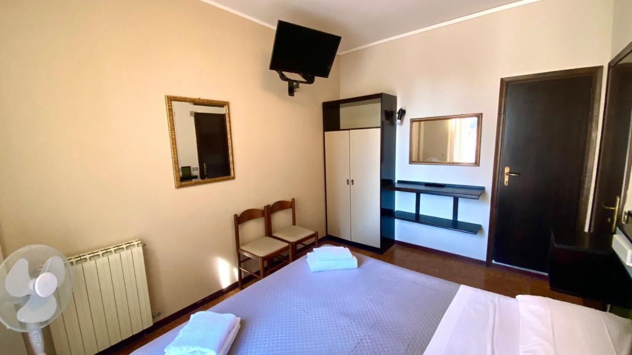 Umbria Green Central Rooms Кастильоне-дель-Лаго Экстерьер фото